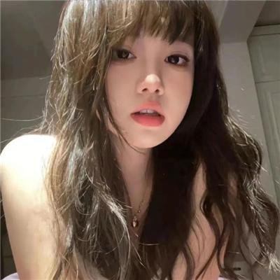 轻轻拂过